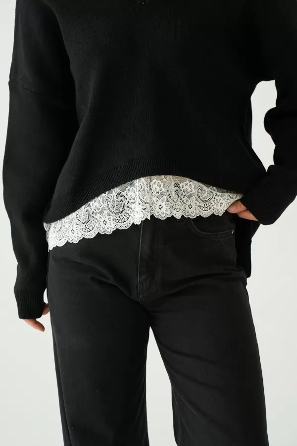 V Yaka Dantel Detaylı Siyah Triko Kadın Kazak