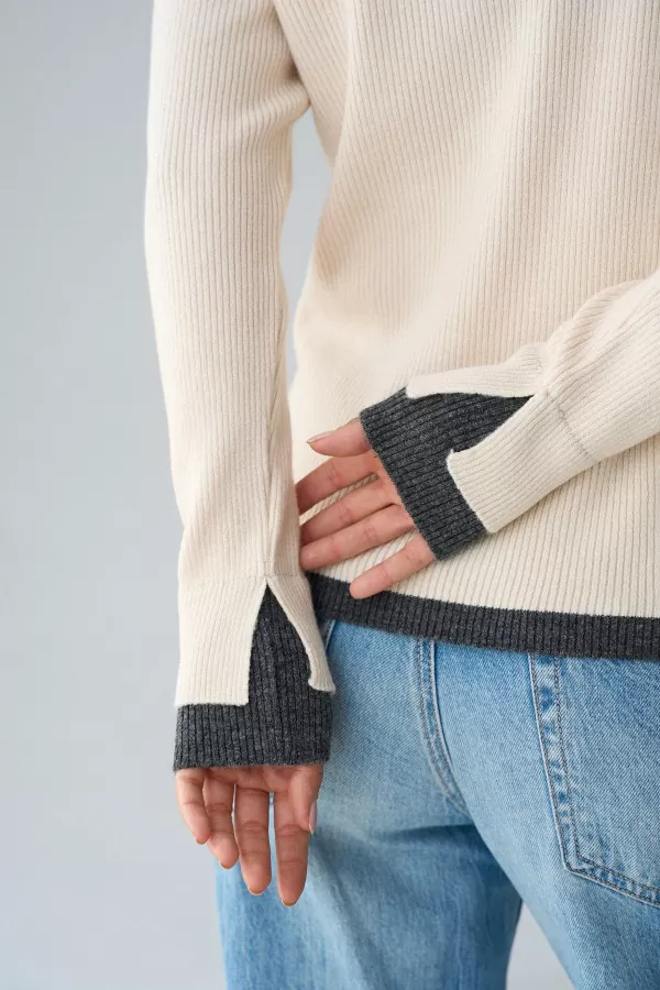 V Yaka Krem Triko Kadın Kazak