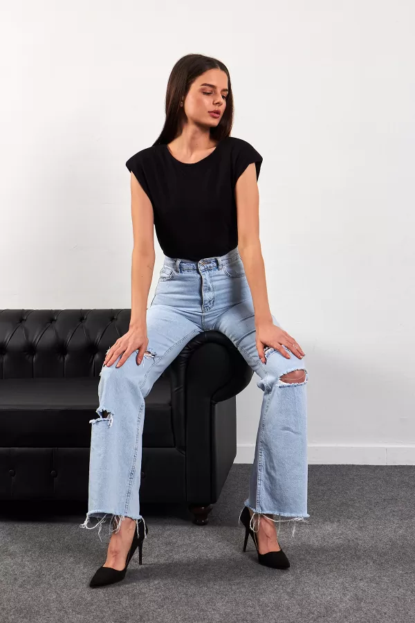 Vatkalı Kolsuz Siyah Pamuklu Kadın Tişört