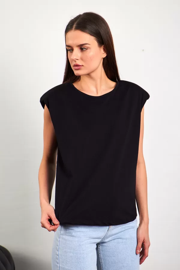 Vatkalı Kolsuz Siyah Pamuklu Kadın Tişört