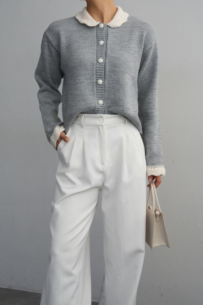 Yaka Detaylı Gri Triko Kadın Hırka