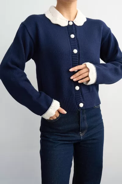 Yaka Detaylı Lacivert Triko Kadın Hırka