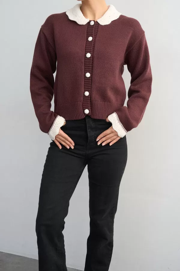 Yaka Detaylı Vişne Triko Kadın Hırka