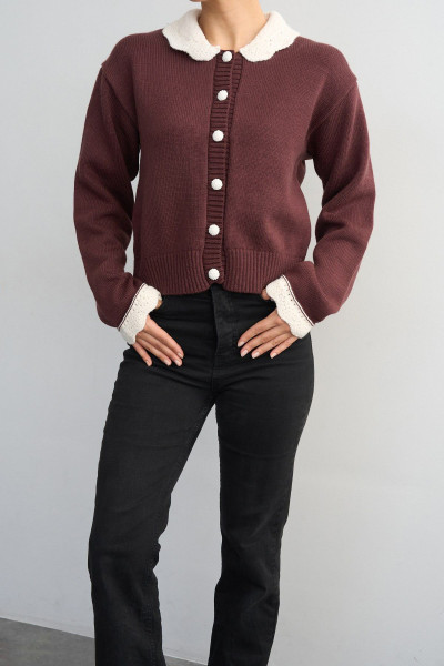 Yaka Detaylı Vişne Triko Kadın Hırka