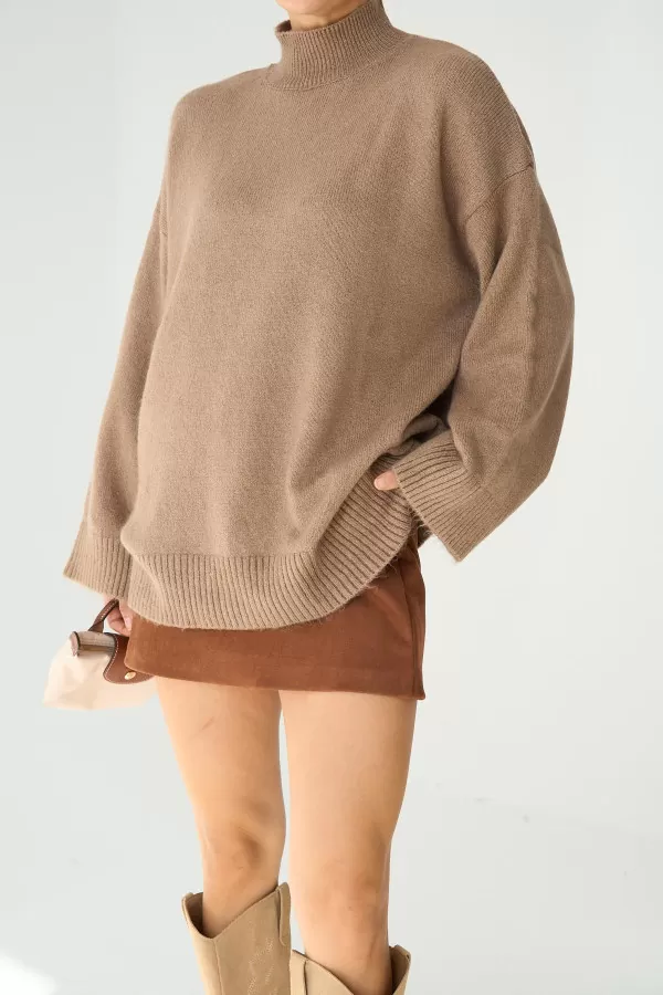 Yarım Balıkçı Yaka Bej Uzun Kadın Kazak