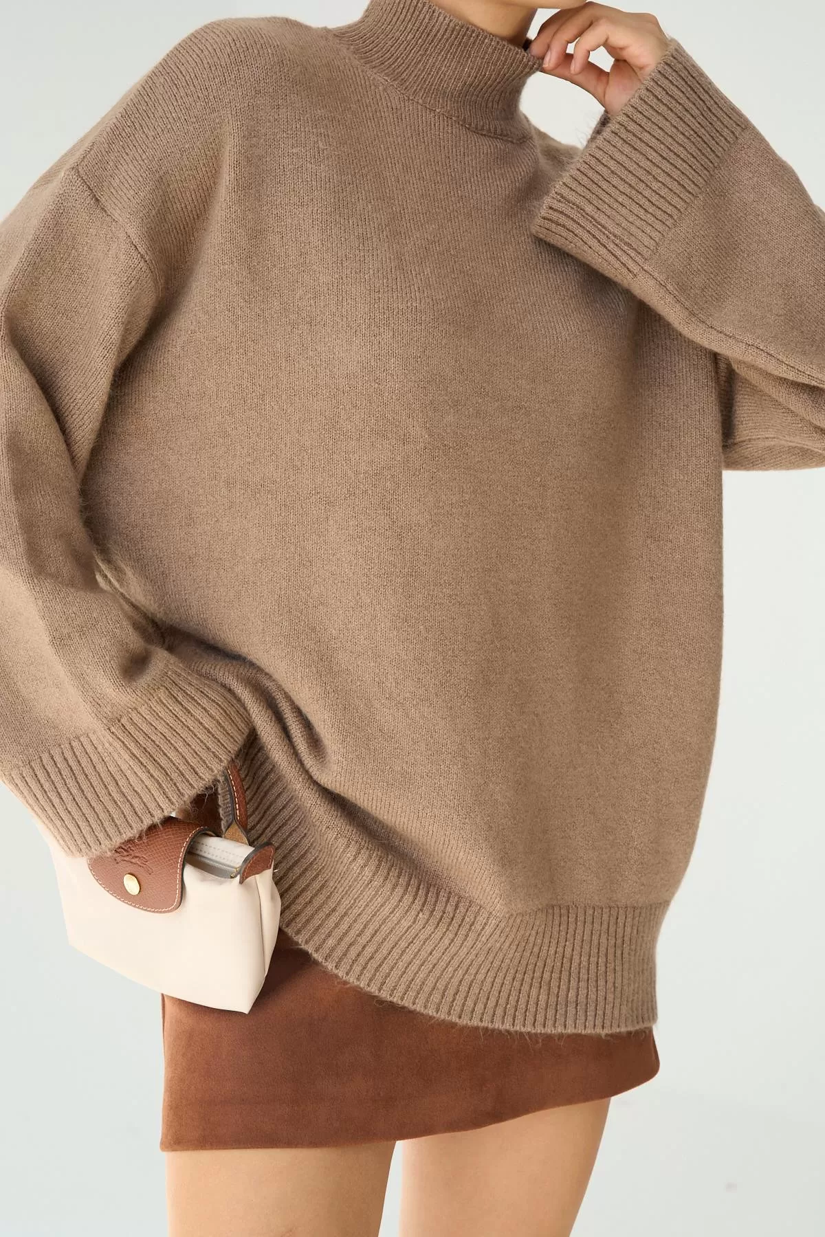 Yarım Balıkçı Yaka Bej Uzun Kadın Kazak