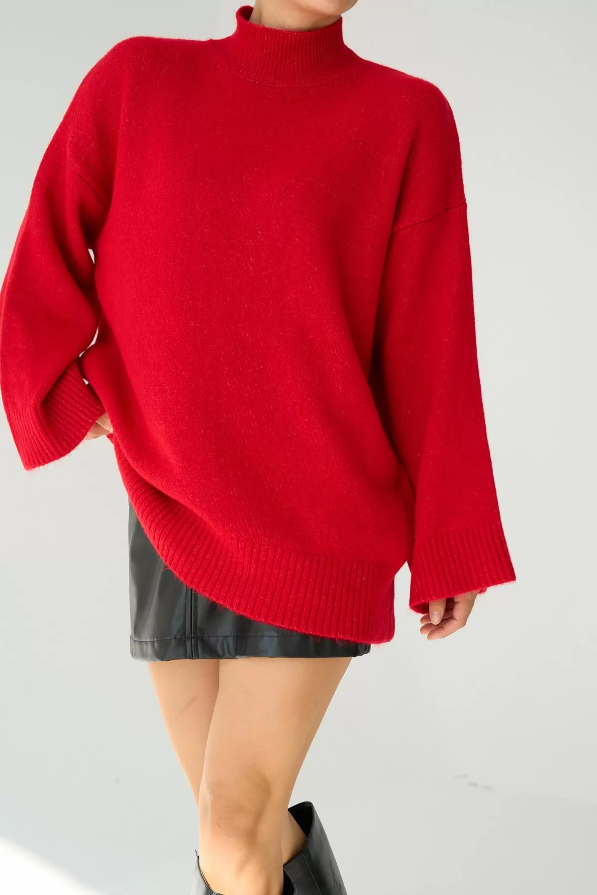 Yarım Balıkçı Yaka Kırmızı Uzun Kadın Kazak