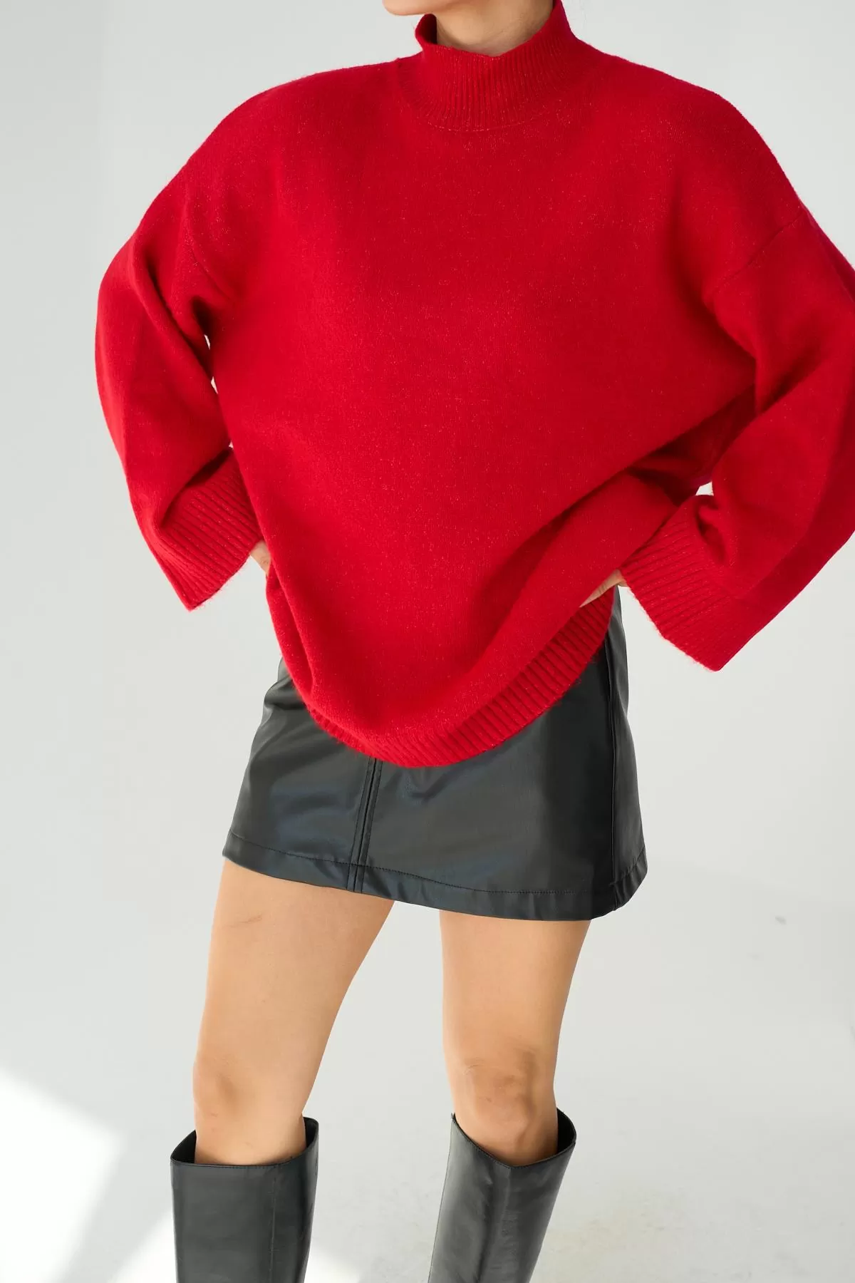 Yarım Balıkçı Yaka Kırmızı Uzun Kadın Kazak