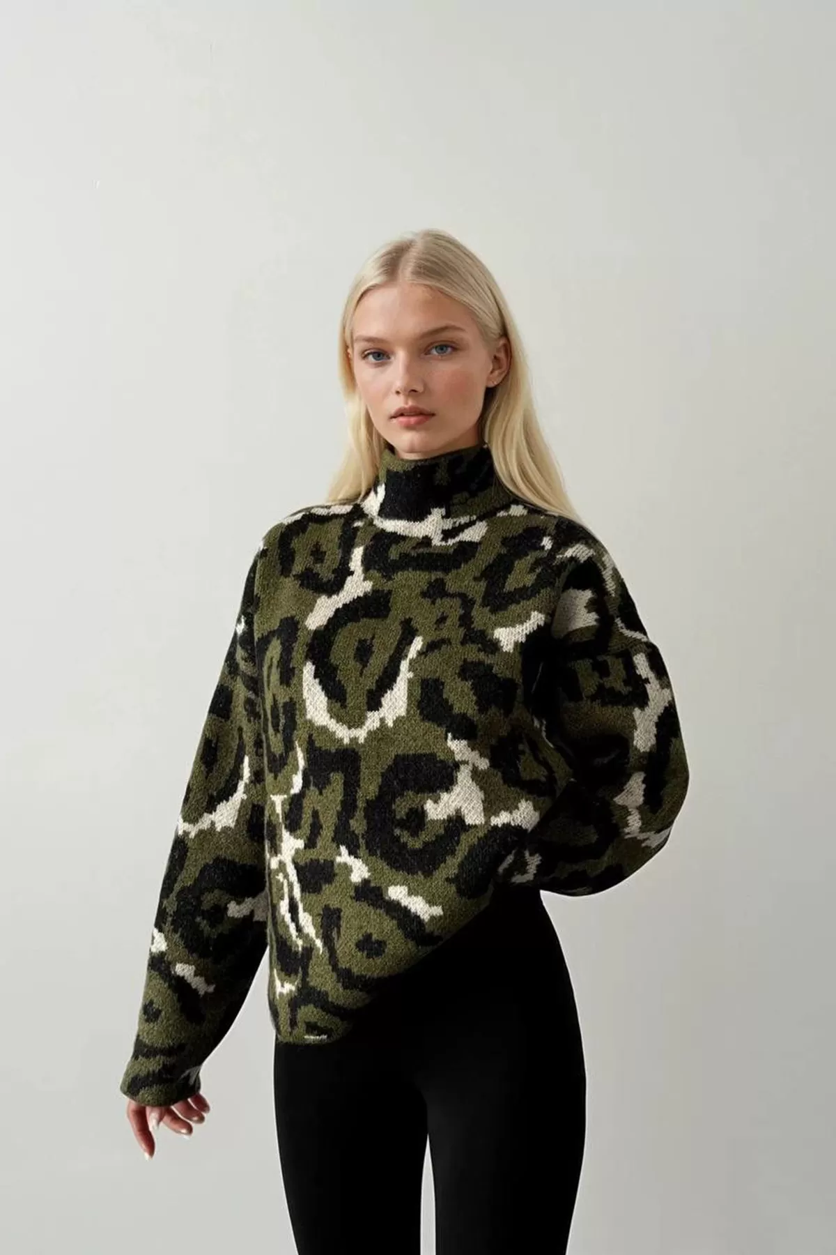Yeşil Ekru Siyah Kamuflaj Desenli Triko Kadın Kazak
