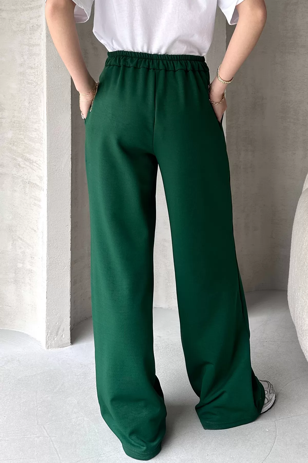 Yeşil Krep Kumaş Salaş Kesim Kadın Pantolon