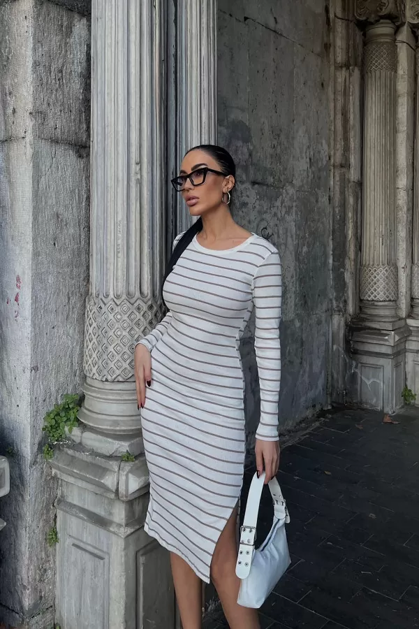 Yırtmaçlı Ekru Camel Pamuklu Çizgili Midi Elbise