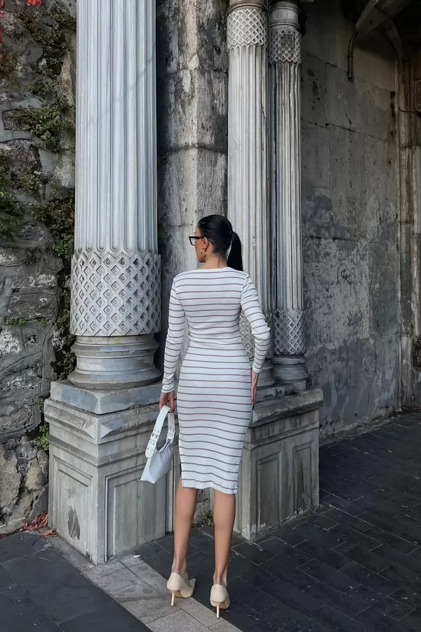 Yırtmaçlı Ekru Camel Pamuklu Çizgili Midi Elbise