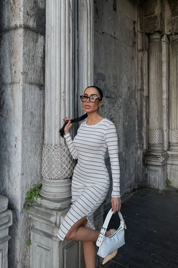 Yırtmaçlı Ekru Camel Pamuklu Çizgili Midi Elbise