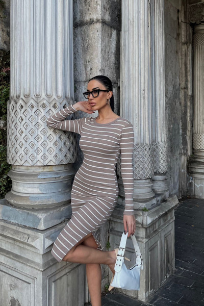 Yırtmaçlı Pamuklu Çizgili Sütlü Kahve Midi Elbise